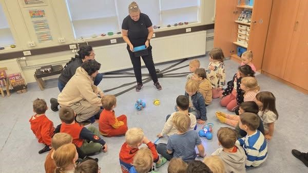 Heimsókn leikskólans Vallar í Háaleitisskóla