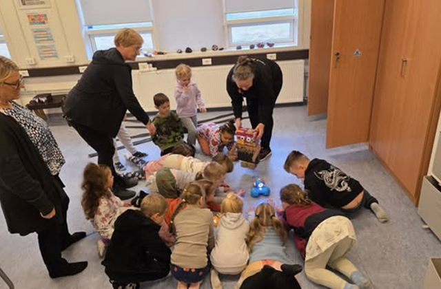 Heimsókn leikskólans Skógaráss í Háaleitisskóla