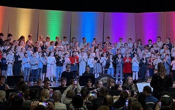 Tónleikar í Hljómahöll